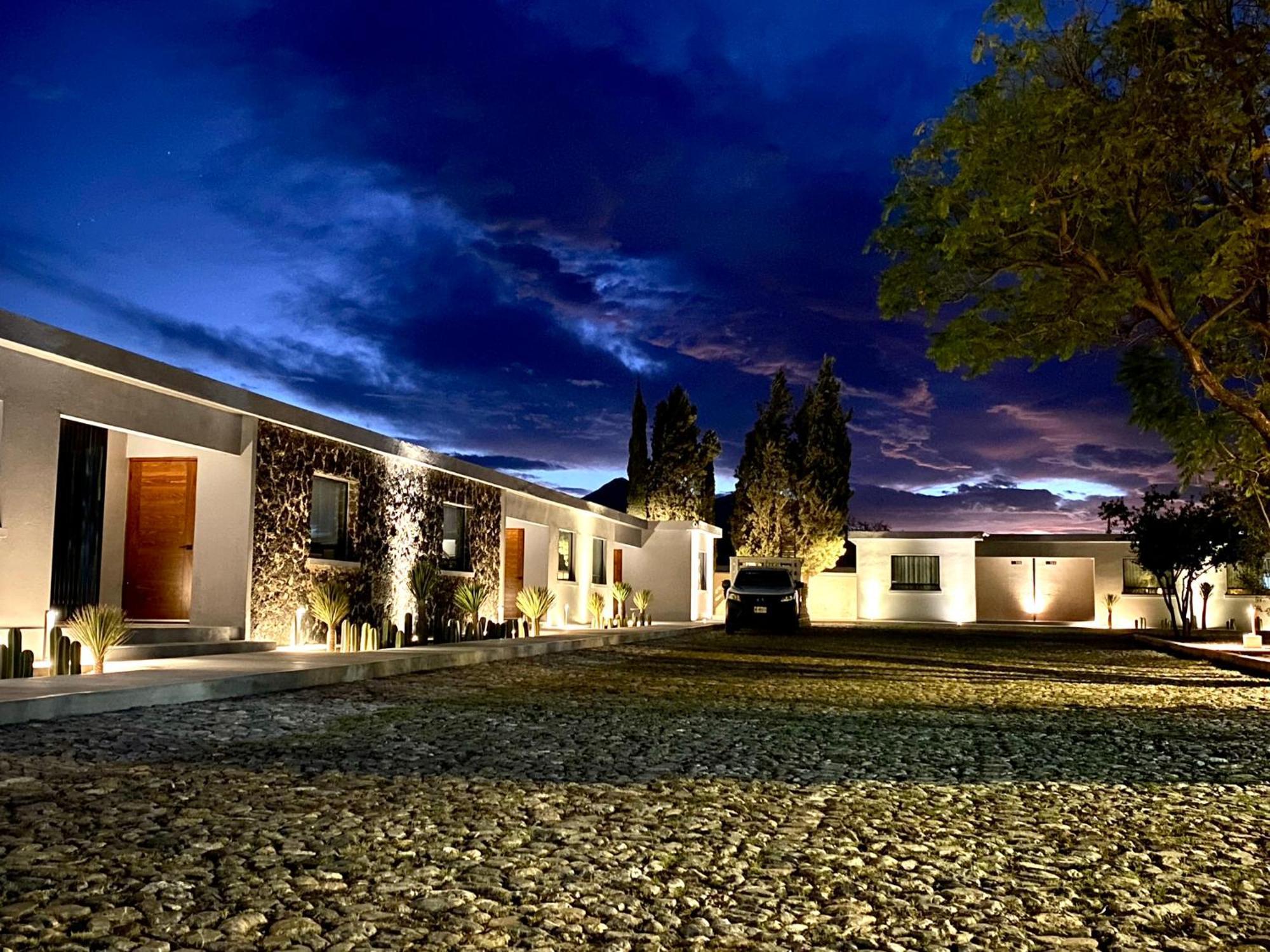 Hotel El Pedregal Matehuala Buitenkant foto